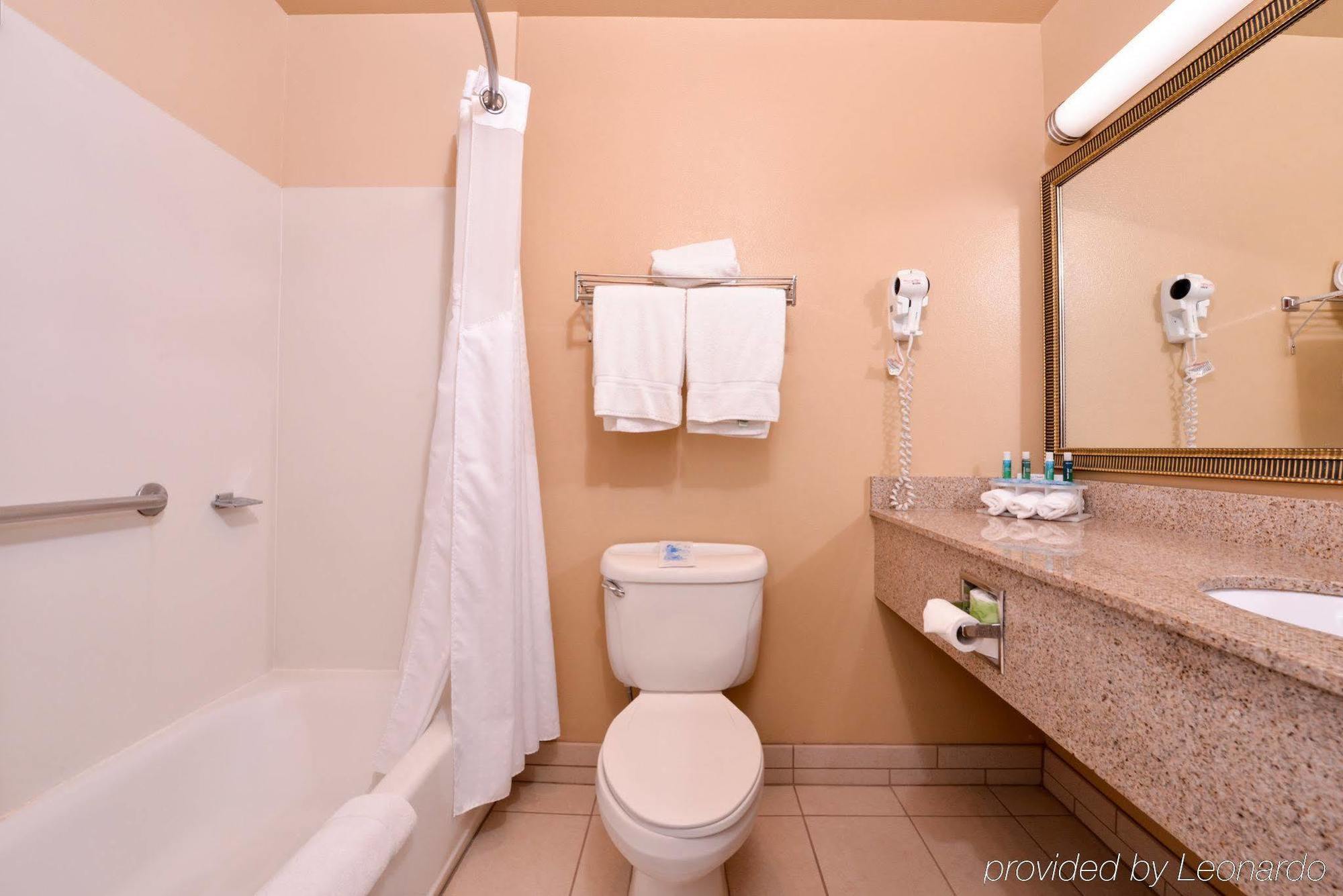 Express & By Ihg Hotel