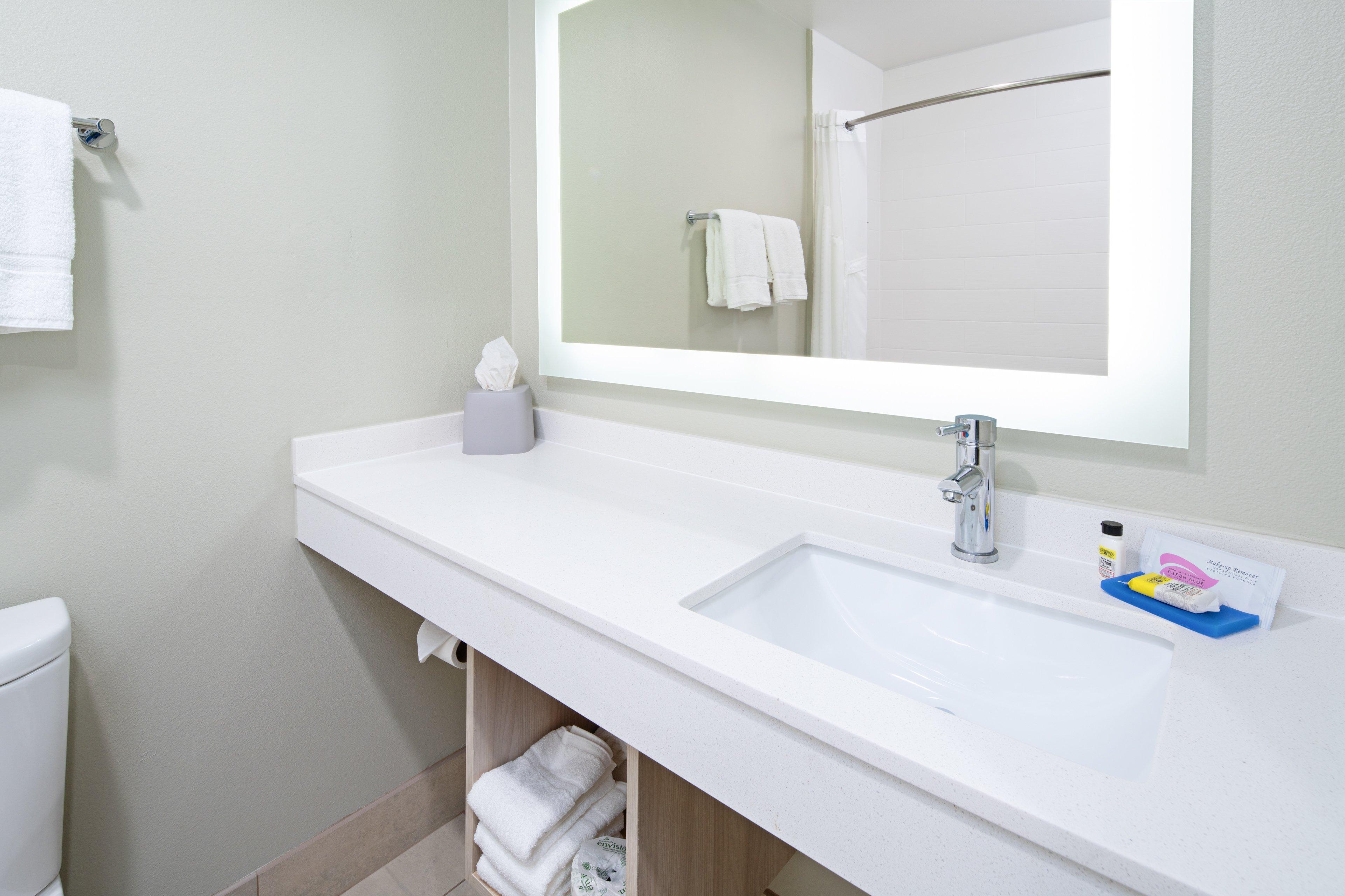 Express & By Ihg 3*