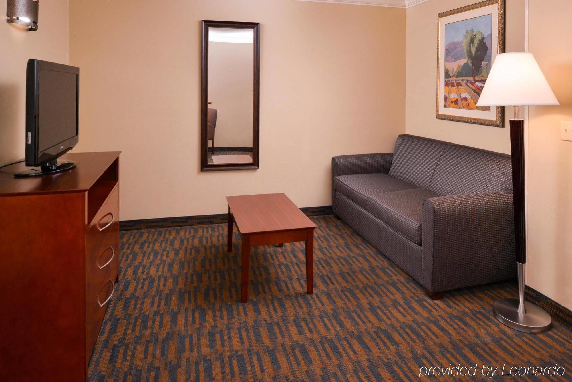 Hotel Express & By Ihg