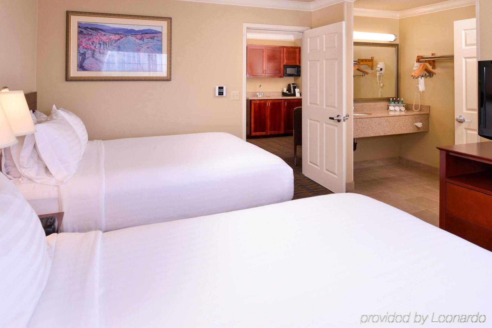 Express & By Ihg