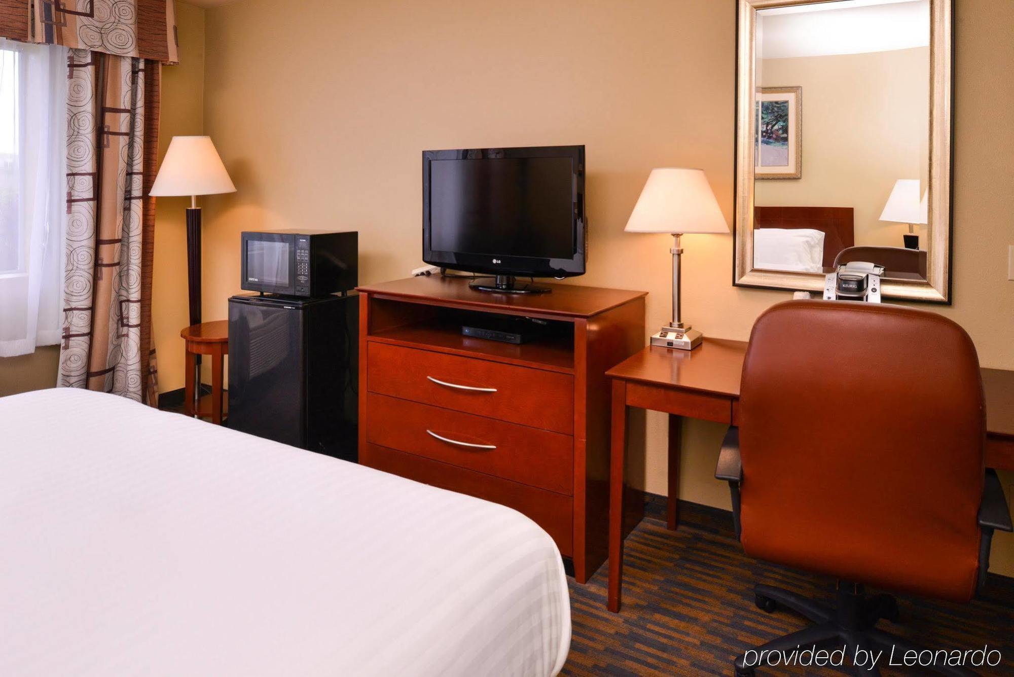 Hotel Express & By Ihg