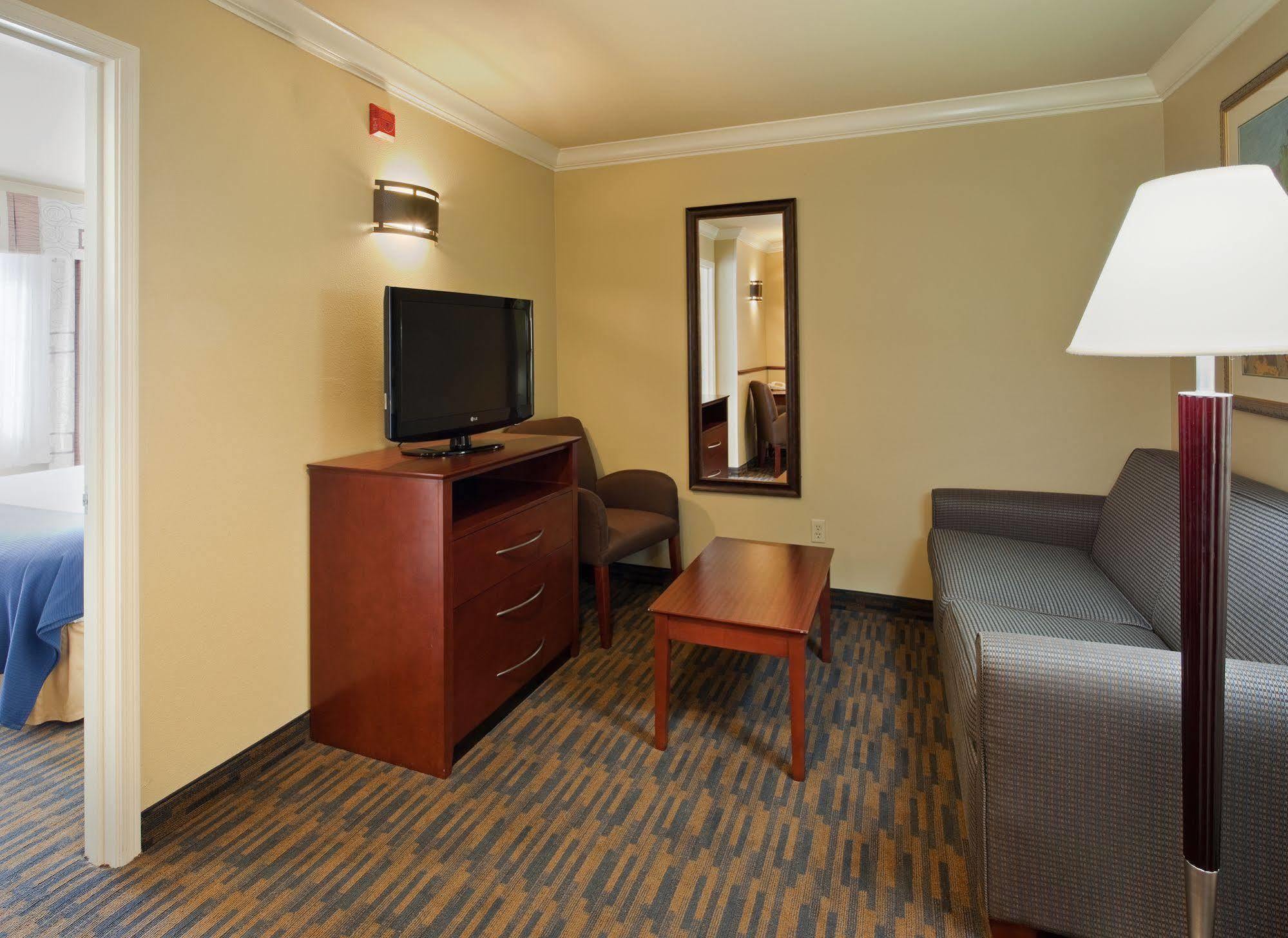 Express & By Ihg Hotel